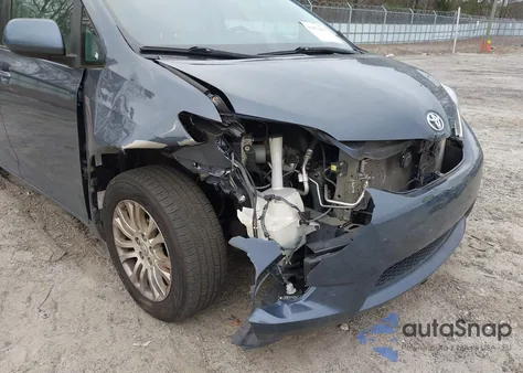 2017 Toyota Sienna Xle Premium 8 Passenger from USA, damaged, VIN 5TDYZ3DC5HS793738